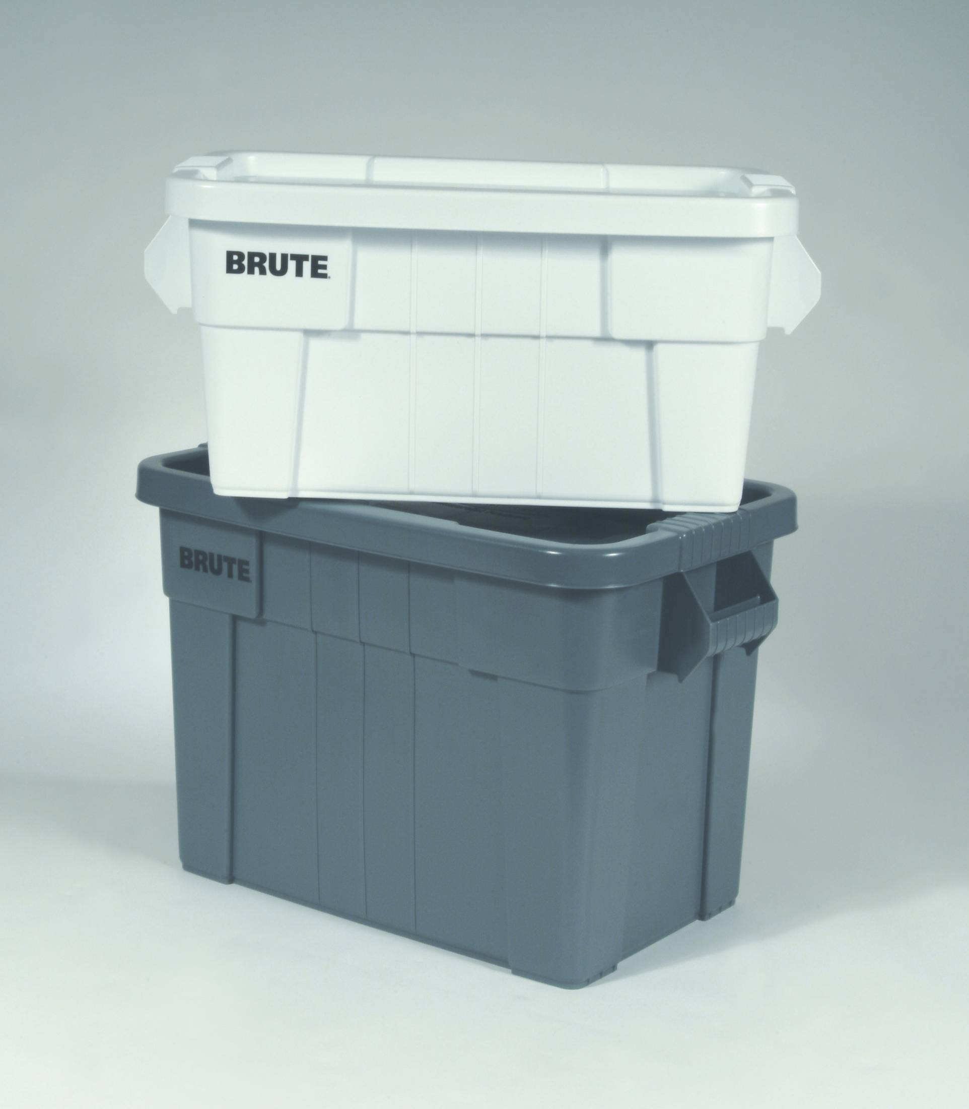 Rubbermaid Commercial Products BRUTE Tote Storage Container 20
